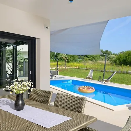 Lim Silent By Istrialux * Matohanci