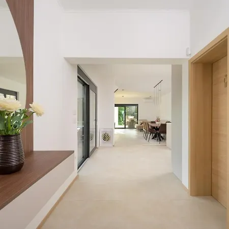 Lim Silent By Istrialux Villa