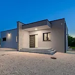 Villa Lim Silent By Istrialux *