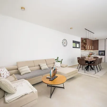 Villa Lim Silent By Istrialux Villa *