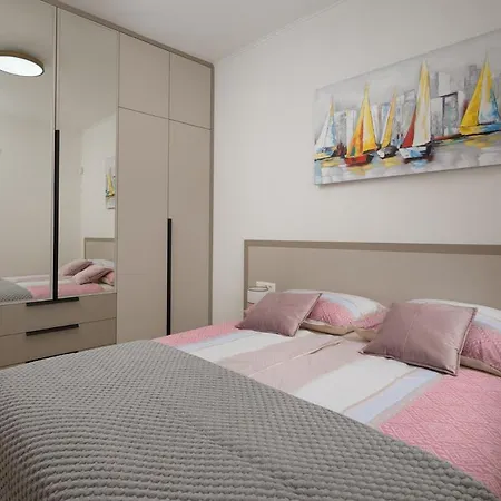 Villa Lim Silent By Istrialux Matohanci