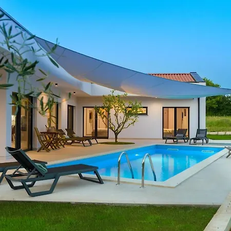 Villa Lim Silent By Istrialux Villa *