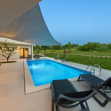 Lim Silent By Istrialux Villa *