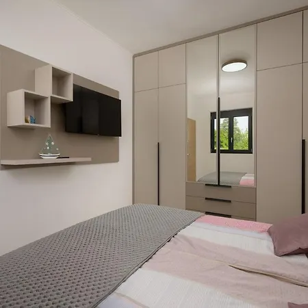 Villa Lim Silent By Istrialux Villa *