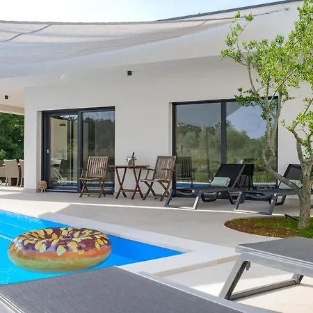 Villa Lim Silent By Istrialux