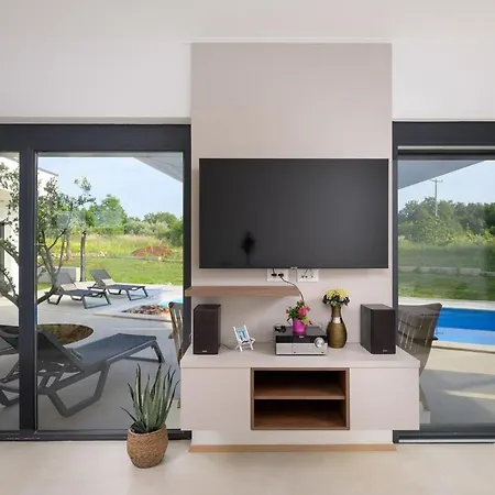 Villa Lim Silent By Istrialux Villa Matohanci