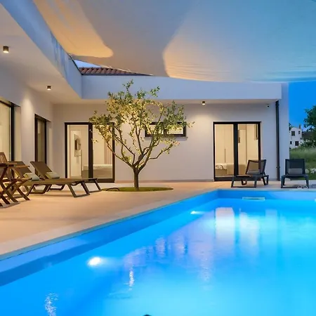 Villa Lim Silent By Istrialux
