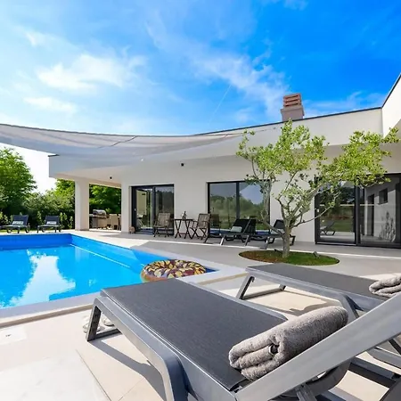 Villa Lim Silent By Istrialux Villa *