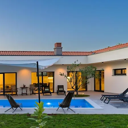 Villa Lim Silent By Istrialux *