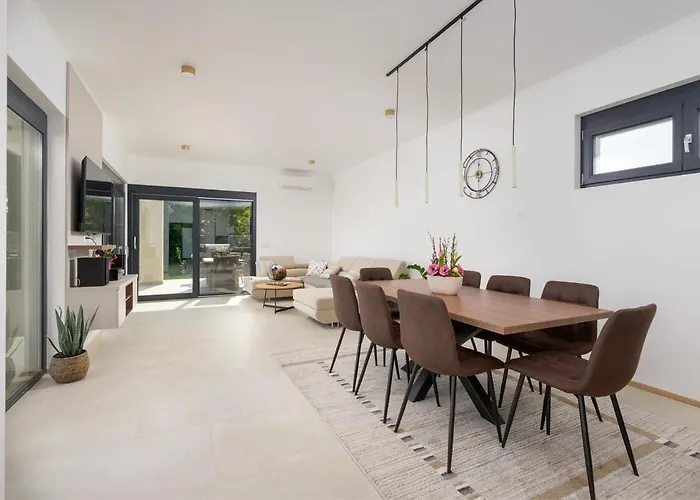 Vila Lim Silent By Istrialux