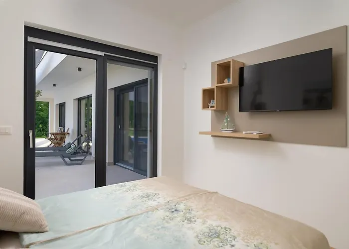 Vila Lim Silent By Istrialux Matohanci