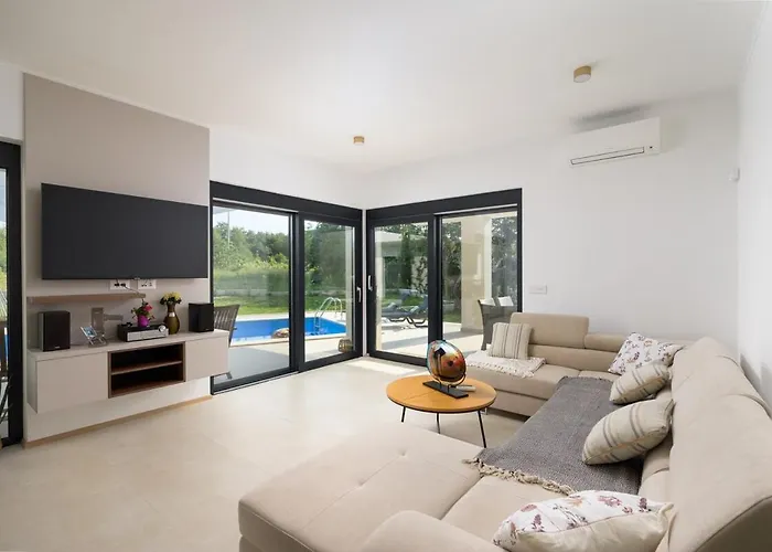 Vila Lim Silent By Istrialux