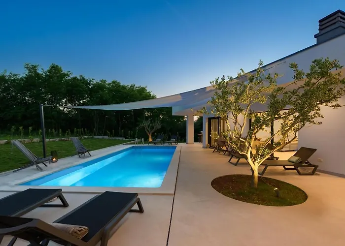 Vila Lim Silent By Istrialux Matohanci