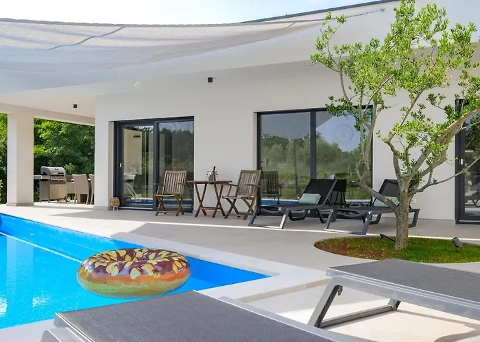 Vila Lim Silent By Istrialux